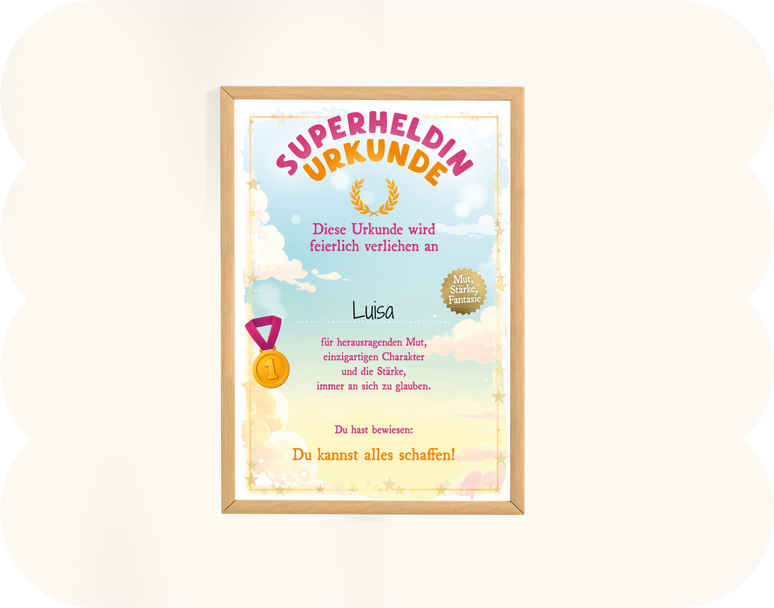 <div class="metafield-rich_text_field"><h2>Superheldenurkunde</h2><p>Am Ende des Buches erhält dein Kind die Möglichkeit, seine eigene Superheldenurkunde herunterzuladen – personalisiert mit seinem Namen. Diese besondere Auszeichnung stärkt das Selbstbewusstsein, weil sich Kinder als kompetent, mutig und wirksam erleben. Pädagogisch wertvoll ist vor allem der Moment, in dem sie ihre Leistung sichtbar in den Händen halten: Das fördert ein positives Selbstbild, unterstützt die Entwicklung innerer Stärke und motiviert sie, Herausforderungen im Alltag selbstbewusster anzugehen. Eine kleine Urkunde mit großer Wirkung.</p></div>