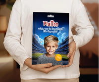 Personalisiertes Mutmachbuch für Jungen für Sport und Wettkampf – Kind hält das Buch